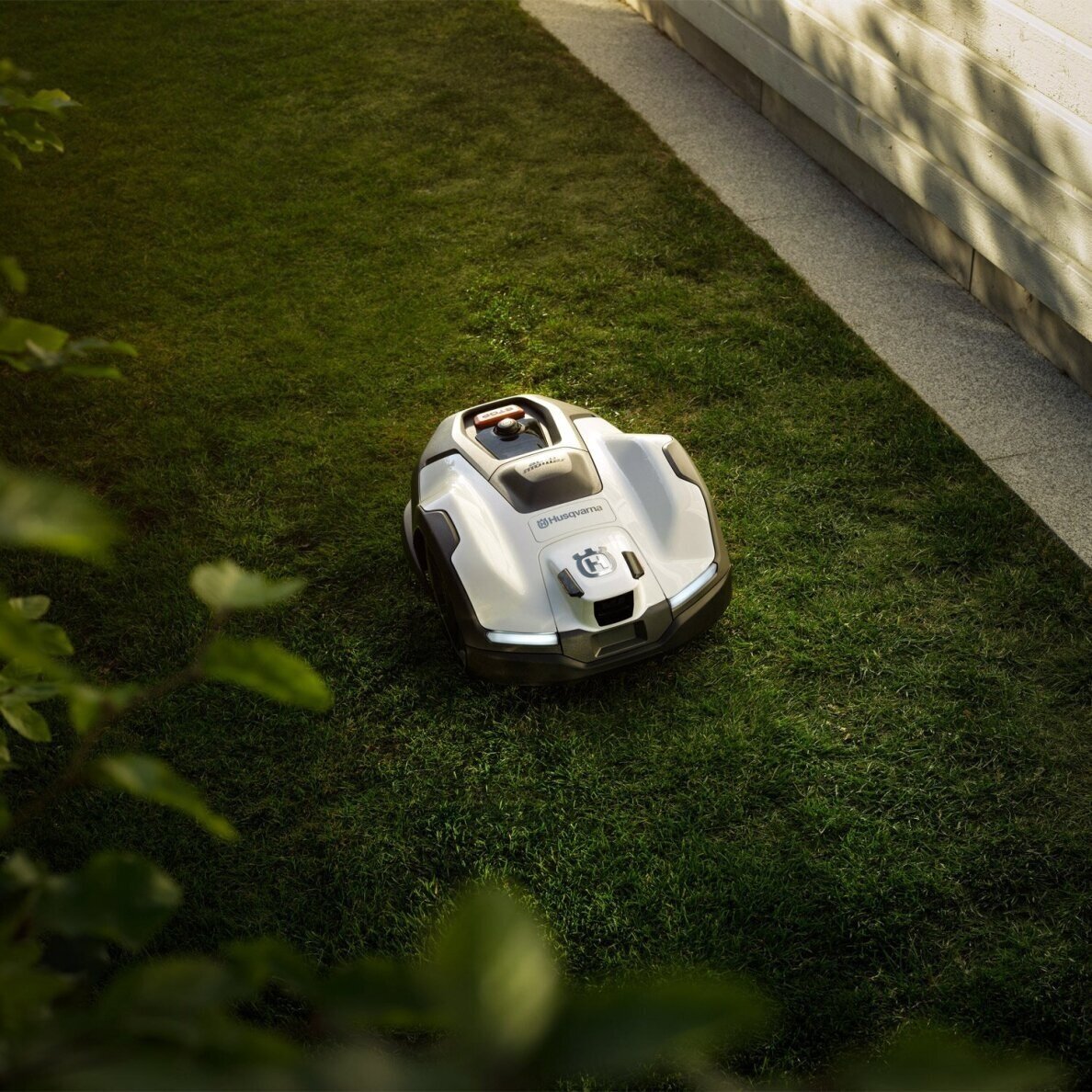 HUSQVARNA AUTOMOWER® 410VE NERA 10