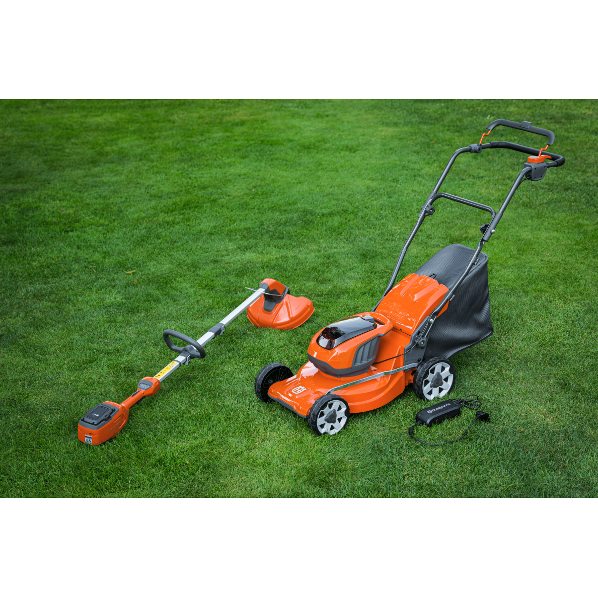 HUSQVARNA LC 137i su akumuliatoriumi ir įkrovikliu 3 HUSQVARNA LC 137i su akumuliatoriumi ir įkrovikliu 3