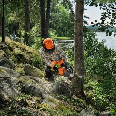Husqvarna 242i akumuliatorinis grandininis pjūklas su akumuliatoriumi ir įkrovikliu 6 Husqvarna 242i akumuliatorinis grandininis pjūklas su akumuliatoriumi ir įkrovikliu 6